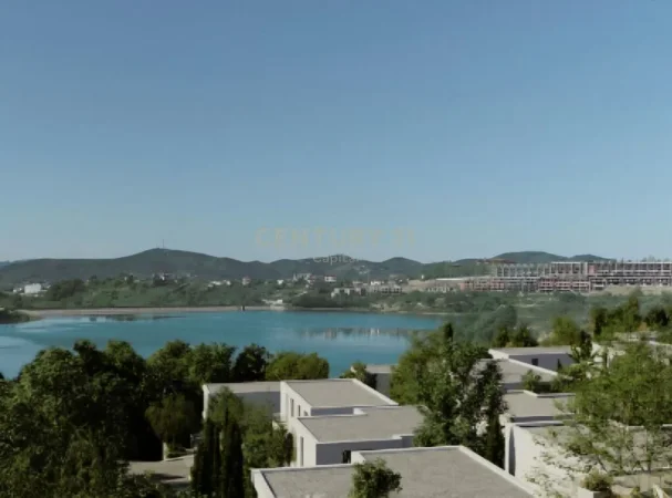 Tirane, shitet apartament 3+1 Kati 1, 178 m² 329.300 € (Farke)