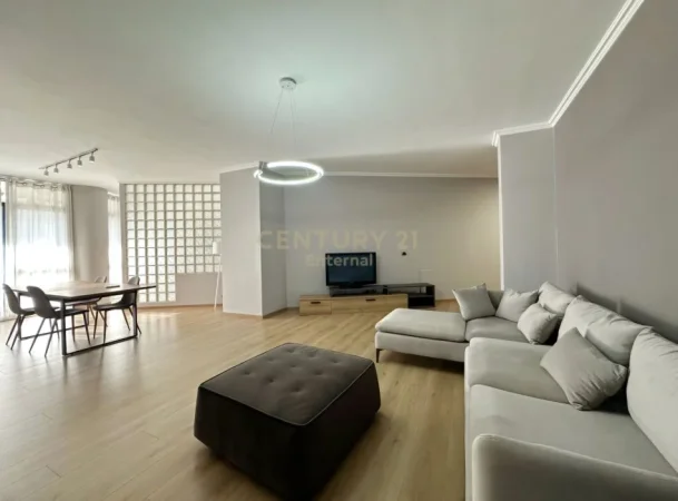 Shqiperi, jepet me qera apartament 3+1+Ballkon Kati 4, 170 m² 1.500 € (Liqeni I Tiranës)