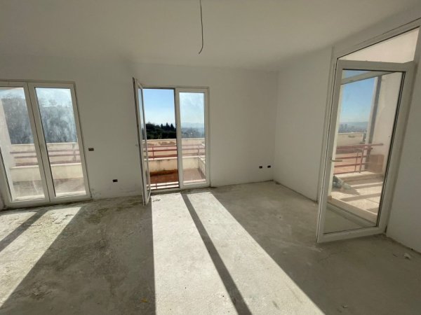 Tirane, shitet apartament 2+1 Kati 1, 120 m² 142.000 € (Fresk)
