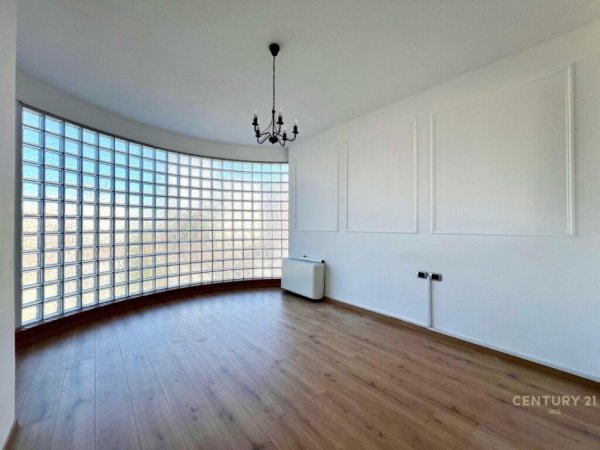 Shqiperi, jepet me qera zyre Kati 5, 132 m² 1.400 € (Ish Blloku)