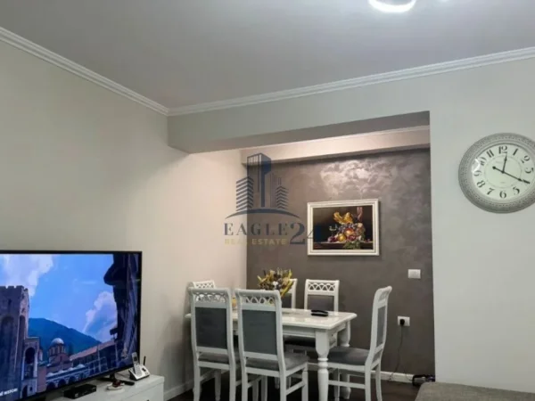 Tirane, shitet apartament 2+1 Kati 4, 113 m² 280.000 € (RR.BARRIKADAVE)