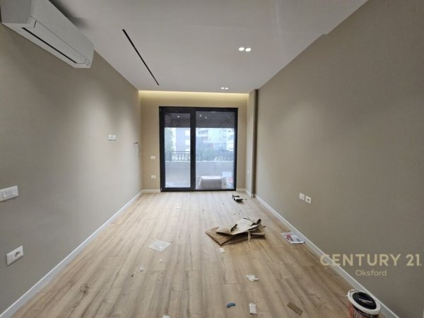 Tirane, shes apartament 2+1+2+POST PARKIMI , 111 m² 270.000 € (Liqeni i Thatë)