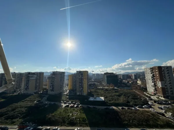 Tirane, shitet apartament 1+1+Ballkon Kati 5, 60 m² 115.000 € (Ish Fusha e Aviacionit)