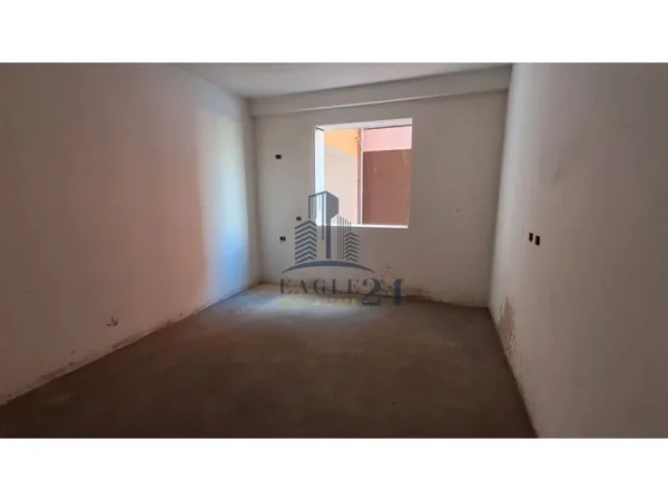 Tirane, shitet apartament 1+1 Kati 3, 70 m² 91.000 € (YZBERISHT)