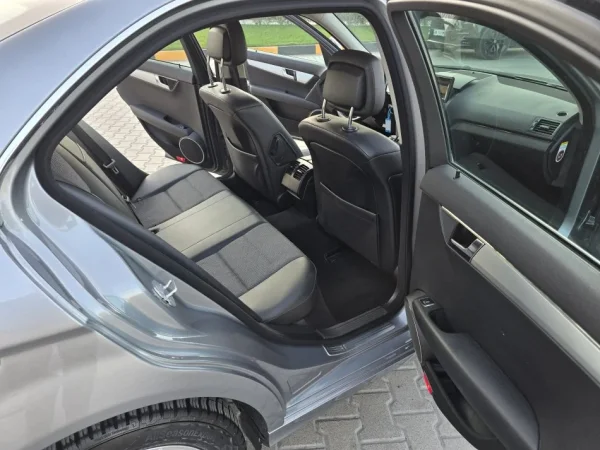 M-Benz C 200 Kompressor Avantgard Navi i madh Klima 6.400 €