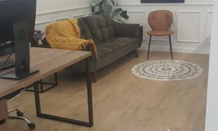 Tirane, jepet me qera zyre , 43 m² 400 € (Rruga e Kavajes Tirane, Shqiperia)