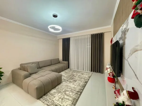 Tirane, jepet me qera apartament 2+1+Aneks+Ballkon Kati 7, 107 m² 600 € (Astir)