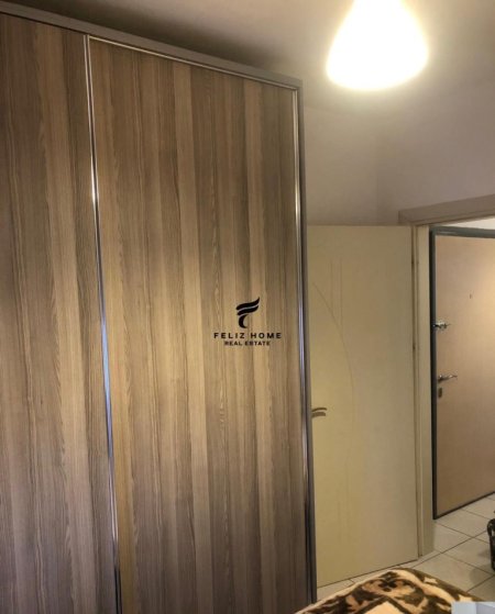 Tirane, jepet me qera apartament 1+1 Kati 3, 58 m² 400 € (XHAMLLIK)