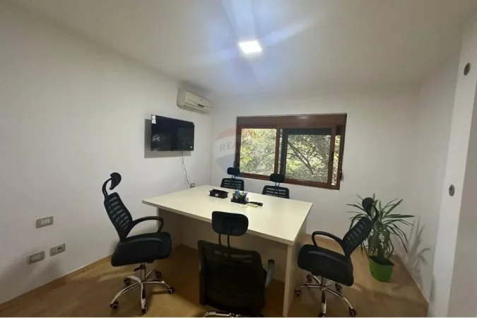 Tirane, jepet me qera zyre Kati 1, 69 m² 850 € (Qender)