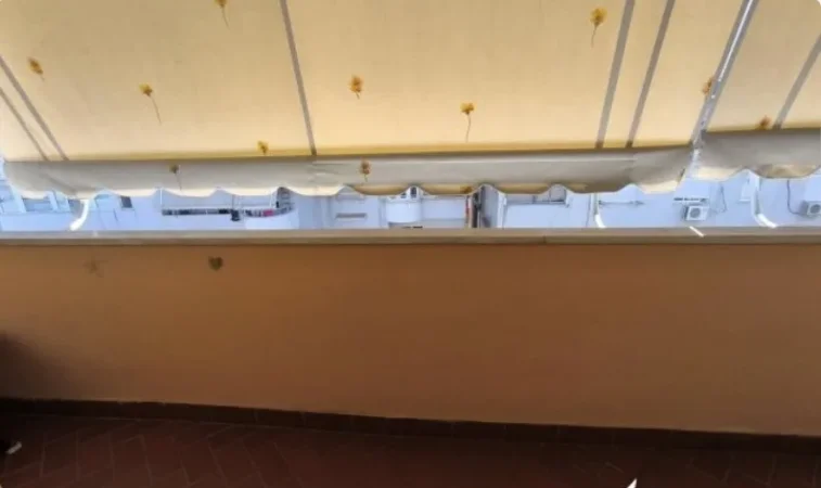 Tirane, jepet me qera apartament 1+1 Kati 5, 80 m² 650 € (Kristal center)