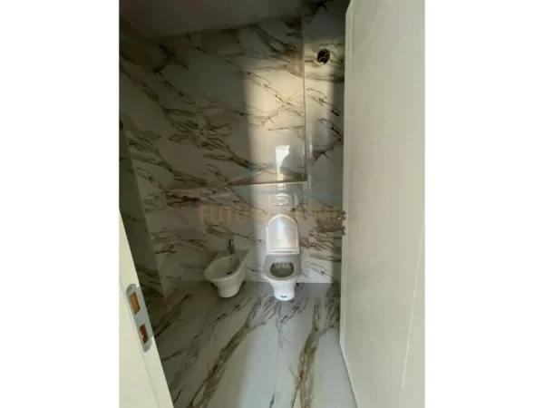 Tirane, shitet apartament 3+1 Kati 8, 133 m² 240.000 € (ASL 2 VENU)