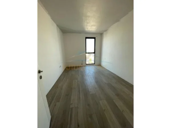 Tirane, shitet apartament 3+1 Kati 8, 133 m² 240.000 € (ASL 2 VENU)