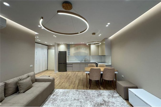 Tirane, jepet me qera apartament 2+1+Ballkon Kati 5, 110 m² 1.200 € (Rruga e Kosovareve)