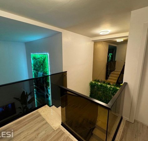 Tirane, jepet me qera apartament 2 Katshe Kati 0, 105 m² 1.500 € (PAZARI I RI)