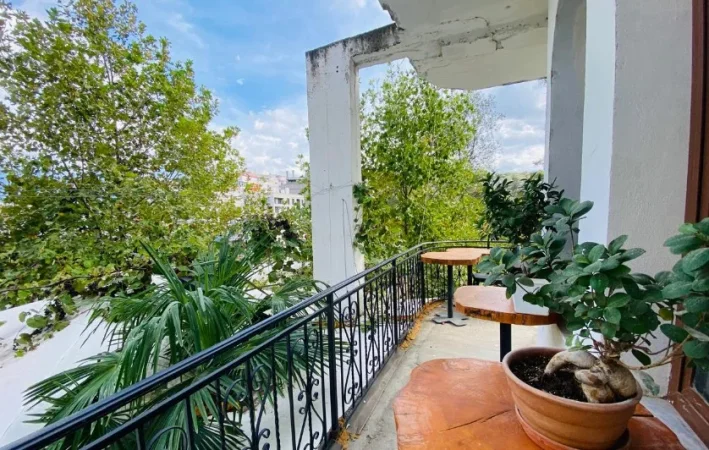 Tirane, jepet me qera apartament 2+1+Aneks+Ballkon Kati 2, 130 m² 50.000 € (Kopshti Zoologjik)