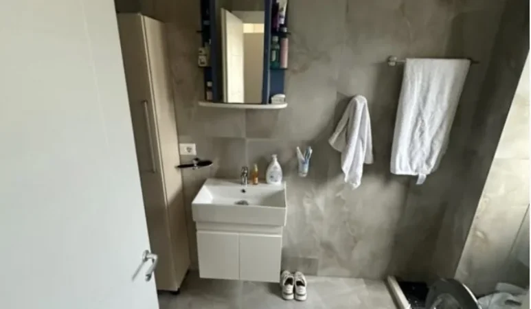 Tirane, jepet me qera apartament 2+1 Kati 7, 100 m² (Rruga Ali Demi Tirane, Shiperia)