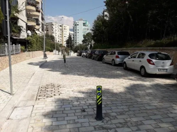 Tirane, shitet apartament 2+1+Aneks+Ballkon Kati 3, 130 m² 325.000 € (Rruga Faik Konica)