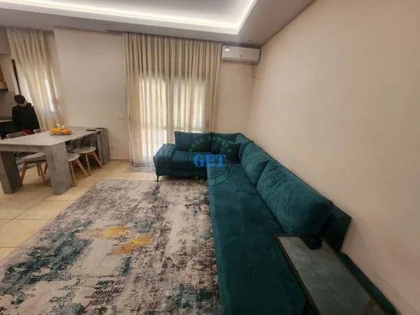 Durres, jepet me qera apartament 1+1 Kati 2, 60 m² 500 € (Shkembi i Kavajes, Durrës)