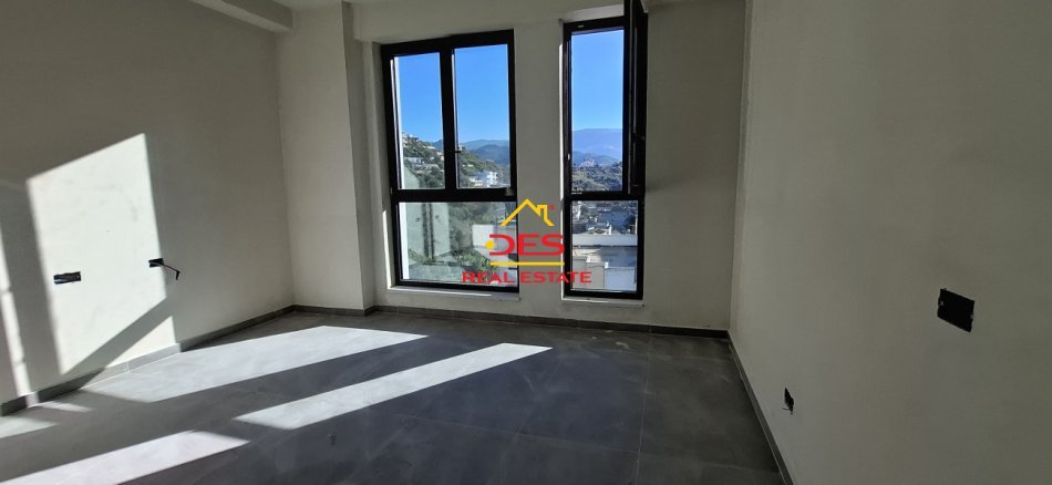 Vlore, shitet apartament 2+1+Ballkon Kati 7, 110 m² 176.000 € (Rruga Sadik Zotaj)