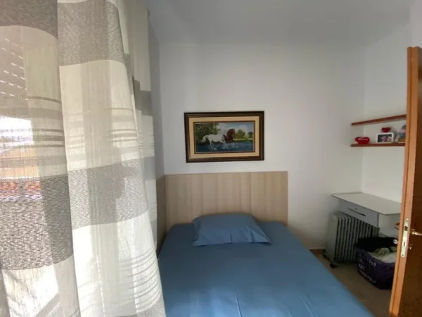 Tirane, jepet me qera apartament 2+1+Ballkon Kati 6, 76 m² 600 € (Mine Peza, Prokuroria)