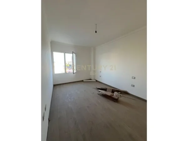 Golem, shes apartament 2+1 Kati 4, 93 m² 100.000 € (GOLEM)
