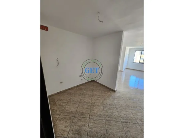 Durres, shitet apartament 1+1 Kati 5, 75 m² 100.000 € (Plazh Hekurudha, Durres)