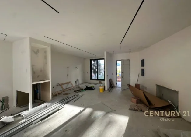 Tirane, shitet Vile 3+1+Ballkon Kati 4, 624 m² 600.000 € (Mjull-Bathore)