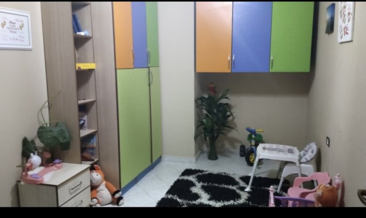 Tirane, jepet me qera 2+1+Ballkon Kati 7, 85 m² 500 € (LAPRAKE)