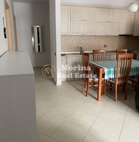 Tirane, jepet me qera apartament 2+1 Kati 5, 130 m² 450 € (Yzberisht)