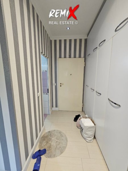 Mali Robit, jepet me qera apartament 1+1+Aneks+Ballkon Kati 3, 60 m² 300 € 