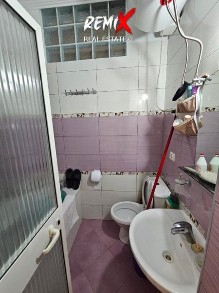 Mali Robit, jepet me qera apartament 1+1+Aneks+Ballkon Kati 3, 60 m² 300 € 