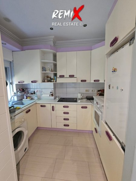Mali Robit, jepet me qera apartament 1+1+Aneks+Ballkon Kati 3, 60 m² 300 € 