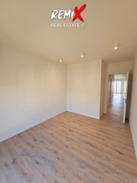 Shkembi Kavajes, shitet apartament 2+1+Aneks+Ballkon Kati 8, 112 m² 240.000 € 