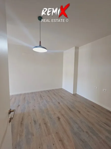 Shkembi Kavajes, shitet apartament 2+1+Aneks+Ballkon Kati 8, 112 m² 245.000 €