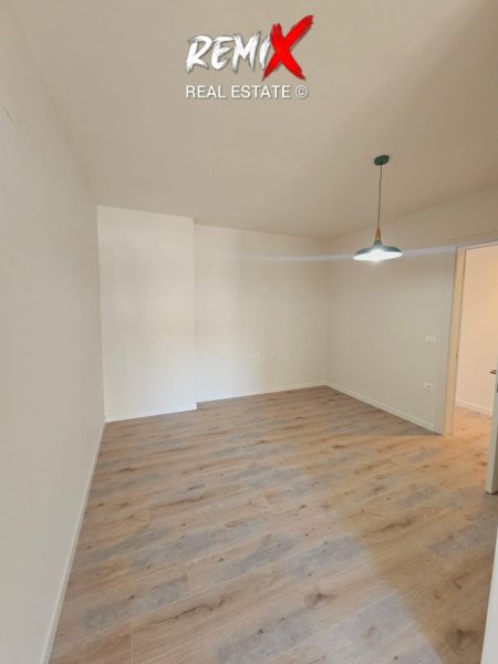 Shkembi Kavajes, shitet apartament 2+1+Aneks+Ballkon Kati 8, 112 m² 240.000 € 