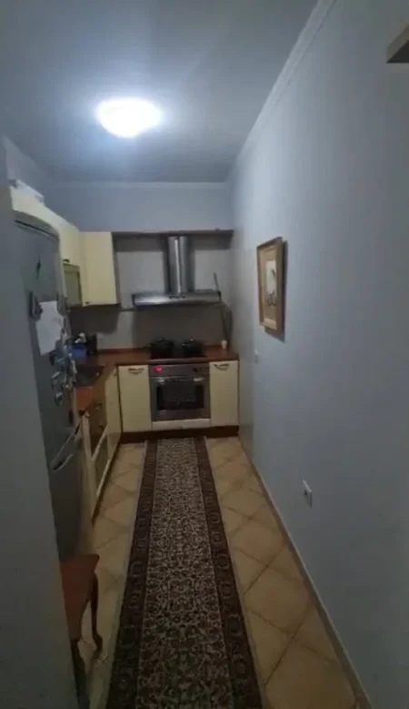 Tirane, jepet me qera apartament 1+1+Ballkon Kati 5, 70 m² 620 € (RRUGA E ELBASANIT)