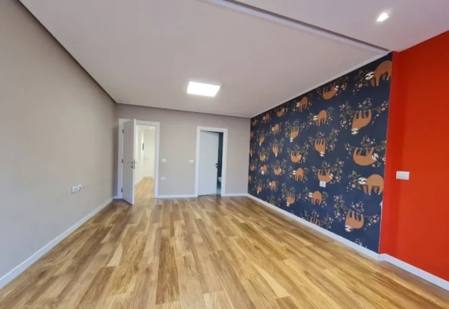 Tirane, jepet me qera zyre Kati 2, 168 m² 1.500 € (Rruga e Elbasanit)