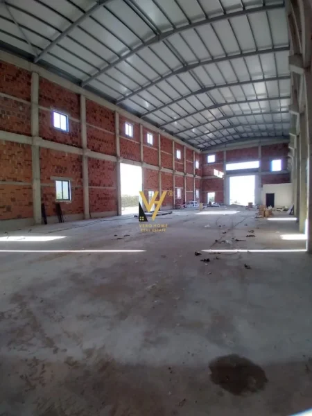 Tirane, jepet me qera magazine Kati 0, 1.200 m² 7.500 € (AUTOSTRADA TIRANE-DURRES)