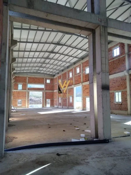 Tirane, jepet me qera magazine Kati 0, 1.200 m² 7.500 € (AUTOSTRADA TIRANE-DURRES)