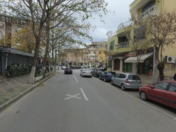 Tirane, shitet ambjent biznesi Kati 0, 168 m² 720.000 € (Rruga Mine Peza)