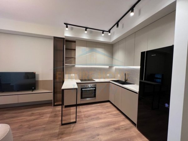 Tirane, jepet me qera apartament 2+1 Kati 7, 123 m² 1.000 € (Rruga Tefta Koco)