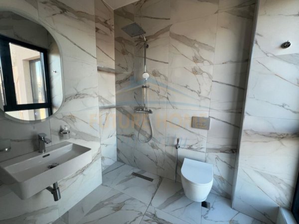 Tirane, jepet me qera apartament 2+1 Kati 7, 123 m² 1.000 € (Rruga Tefta Koco)