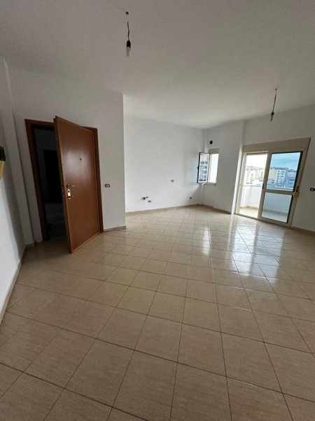 Durres, shes apartament 2+1+Ballkon Kati 6, 105 m² 119.999 € (Pranvera)
