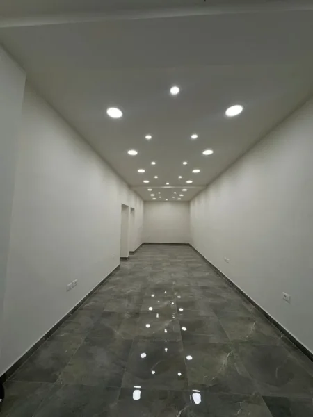 Tirane, shitet dyqan Kati 0, 67 m² 502.500 € (Stadiumi Dinamo)