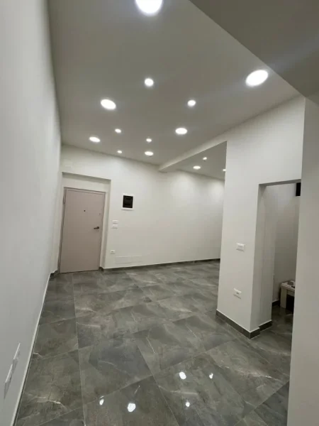 Tirane, shitet dyqan Kati 0, 67 m² 502.500 € (Stadiumi Dinamo)