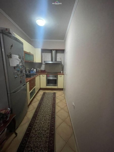 Tirane, jepet me qera apartament 1+1+Ballkon Kati 5, 70 m² 600 € (rruga elbasanit)