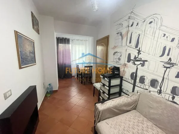 Tirane, shitet apartament 1+1+Ballkon Kati 1, 51 m² 105.000 € (Rruga e Kavajes)