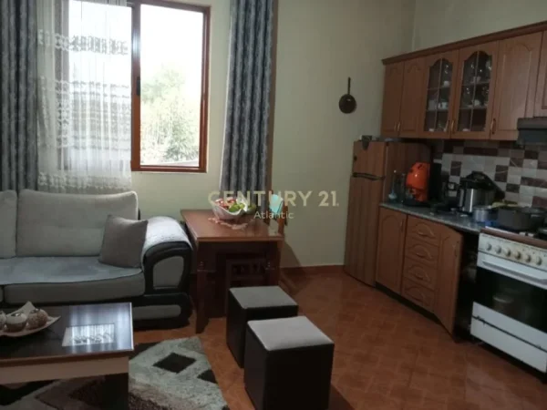 Durres, shes shtepi 3+1 Kati 0, 608 m² 120.000 € 