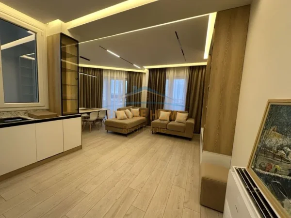 Shqiperi, jepet me qera apartament 2+1 Kati 8, 121 m² 800 € (Unaza e Re)