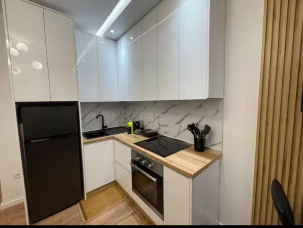 Tirane, jepet me qera apartament 1+1+Ballkon Kati 3, 60 m² 650 € (Rruga e Kavajës)